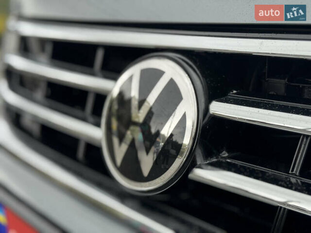 Серый Фольксваген Тигуан, объемом двигателя 2 л и пробегом 36 тыс. км за 28900 $, фото 28 на Automoto.ua