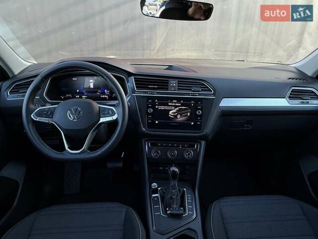 Серый Фольксваген Тигуан, объемом двигателя 1.98 л и пробегом 2 тыс. км за 25500 $, фото 66 на Automoto.ua