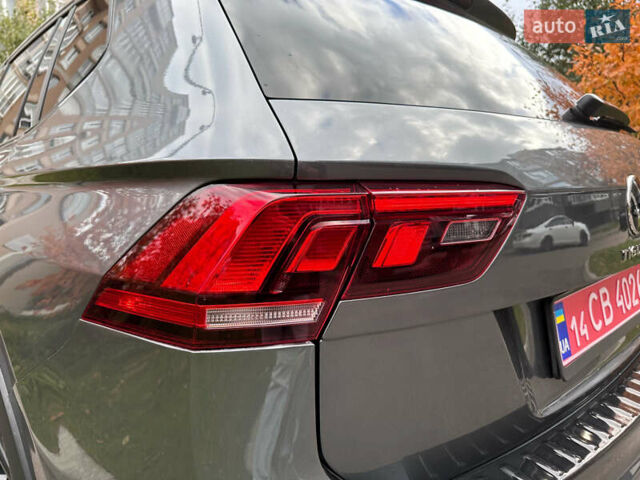 Серый Фольксваген Тигуан, объемом двигателя 2 л и пробегом 18 тыс. км за 28998 $, фото 29 на Automoto.ua