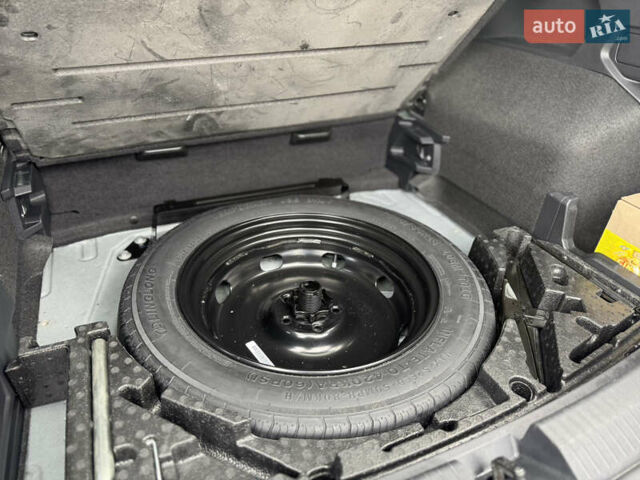 Серый Фольксваген Тигуан, объемом двигателя 2 л и пробегом 36 тыс. км за 28900 $, фото 72 на Automoto.ua