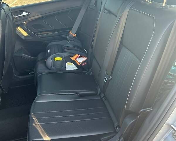 Серый Фольксваген Тигуан, объемом двигателя 1.98 л и пробегом 8 тыс. км за 38500 $, фото 9 на Automoto.ua