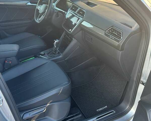 Серый Фольксваген Тигуан, объемом двигателя 1.98 л и пробегом 8 тыс. км за 38500 $, фото 8 на Automoto.ua