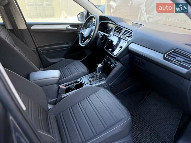 Серый Фольксваген Тигуан, объемом двигателя 1.98 л и пробегом 2 тыс. км за 25500 $, фото 53 на Automoto.ua