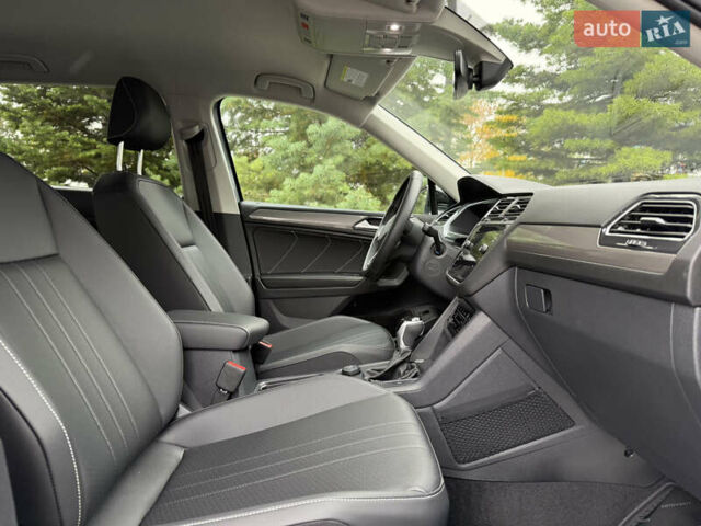 Серый Фольксваген Тигуан, объемом двигателя 2 л и пробегом 14 тыс. км за 27500 $, фото 17 на Automoto.ua