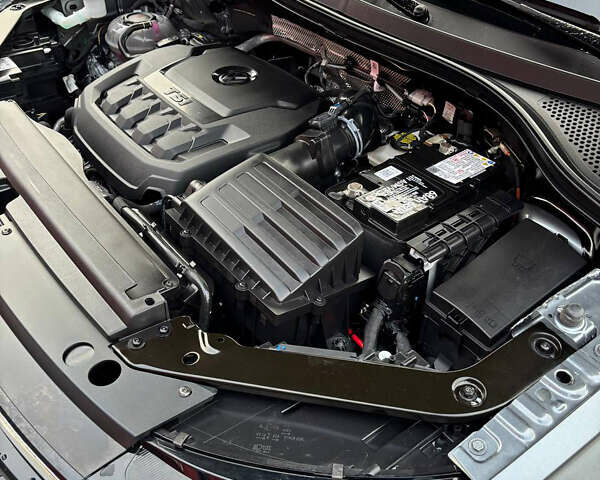 Серый Фольксваген Тигуан, объемом двигателя 2 л и пробегом 17 тыс. км за 30000 $, фото 34 на Automoto.ua