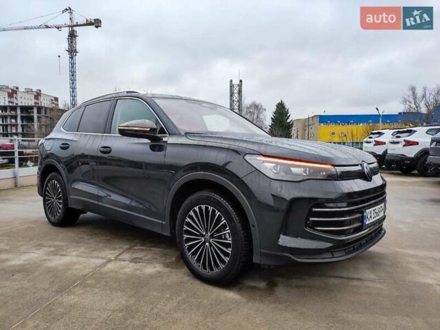Сірий Фольксваген Тігуан, об'ємом двигуна 1.97 л та пробігом 6 тис. км за 47300 $, фото 2 на Automoto.ua