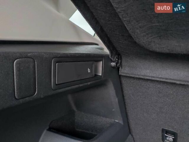 Сірий Фольксваген Тігуан, об'ємом двигуна 1.97 л та пробігом 6 тис. км за 47300 $, фото 61 на Automoto.ua