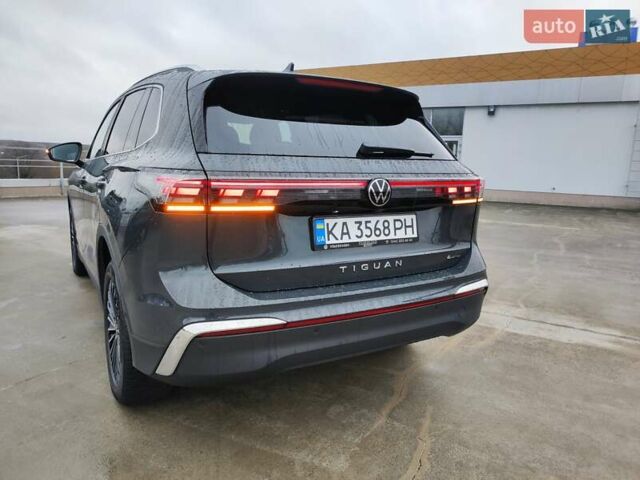 Сірий Фольксваген Тігуан, об'ємом двигуна 1.97 л та пробігом 6 тис. км за 47300 $, фото 15 на Automoto.ua