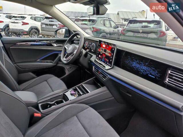 Сірий Фольксваген Тігуан, об'ємом двигуна 1.97 л та пробігом 6 тис. км за 47300 $, фото 53 на Automoto.ua