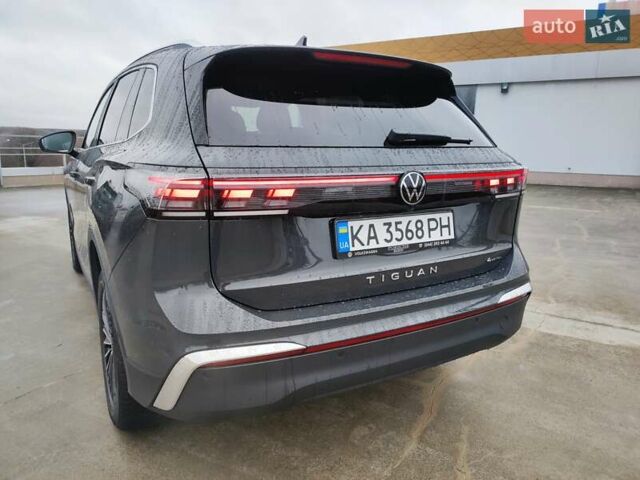 Сірий Фольксваген Тігуан, об'ємом двигуна 1.97 л та пробігом 6 тис. км за 47300 $, фото 12 на Automoto.ua