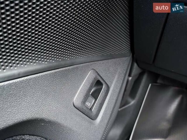 Сірий Фольксваген Тігуан, об'ємом двигуна 1.97 л та пробігом 6 тис. км за 47300 $, фото 33 на Automoto.ua