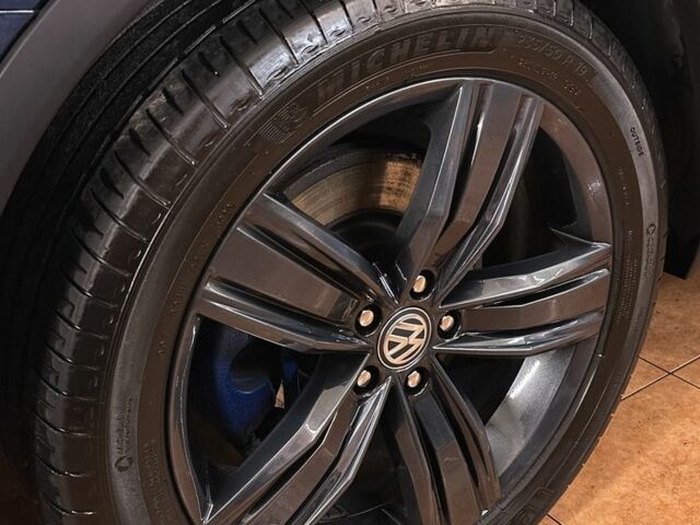 Синий Фольксваген Тигуан, объемом двигателя 2 л и пробегом 115 тыс. км за 28000 $, фото 3 на Automoto.ua