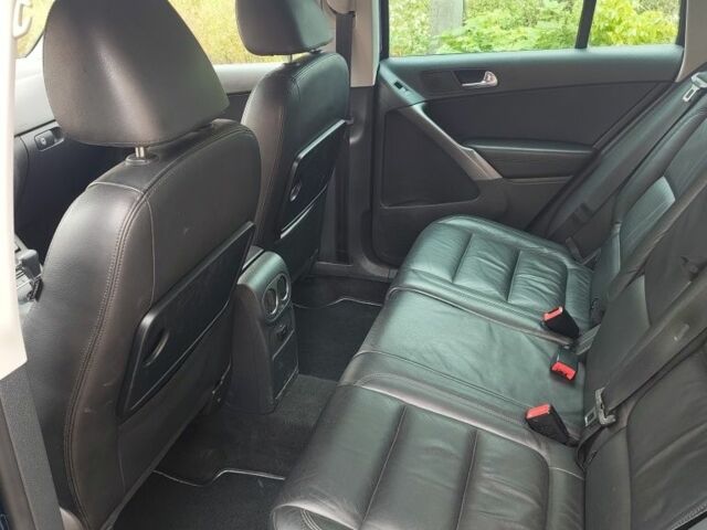 Синий Фольксваген Тигуан, объемом двигателя 2 л и пробегом 265 тыс. км за 8300 $, фото 7 на Automoto.ua