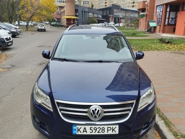 Синий Фольксваген Тигуан, объемом двигателя 2 л и пробегом 265 тыс. км за 8300 $, фото 3 на Automoto.ua