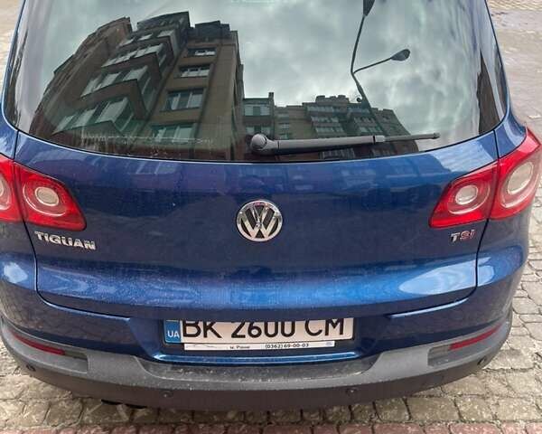 Синий Фольксваген Тигуан, объемом двигателя 1.39 л и пробегом 228 тыс. км за 9000 $, фото 1 на Automoto.ua