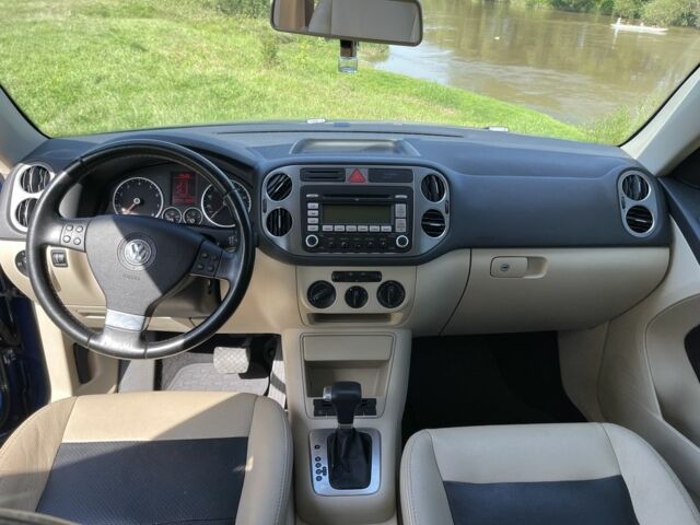 Синій Фольксваген Тігуан, об'ємом двигуна 2 л та пробігом 179 тис. км за 9800 $, фото 5 на Automoto.ua