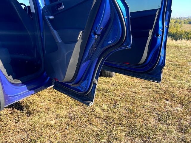 Синий Фольксваген Тигуан, объемом двигателя 2 л и пробегом 130 тыс. км за 9500 $, фото 8 на Automoto.ua