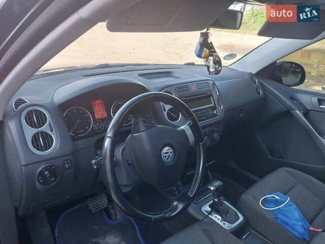 Синий Фольксваген Тигуан, объемом двигателя 2 л и пробегом 153 тыс. км за 10999 $, фото 5 на Automoto.ua