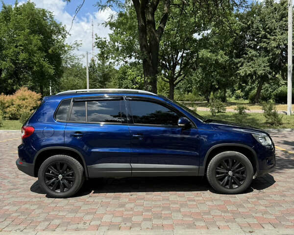 Синій Фольксваген Тігуан, об'ємом двигуна 1.97 л та пробігом 195 тис. км за 12500 $, фото 2 на Automoto.ua