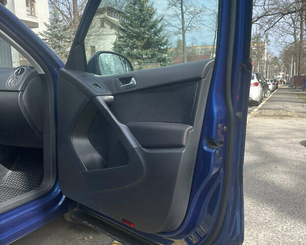 Синий Фольксваген Тигуан, объемом двигателя 1.39 л и пробегом 228 тыс. км за 9000 $, фото 5 на Automoto.ua