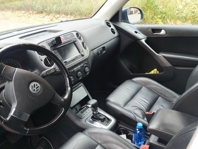 Синий Фольксваген Тигуан, объемом двигателя 2 л и пробегом 265 тыс. км за 8300 $, фото 6 на Automoto.ua