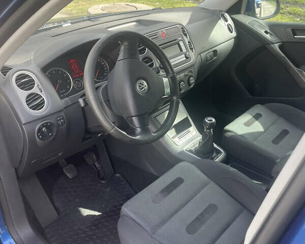 Синий Фольксваген Тигуан, объемом двигателя 1.39 л и пробегом 228 тыс. км за 9000 $, фото 11 на Automoto.ua