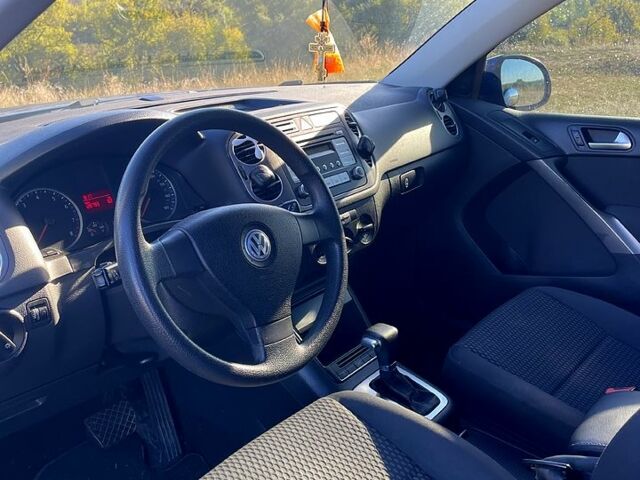 Синий Фольксваген Тигуан, объемом двигателя 2 л и пробегом 130 тыс. км за 9500 $, фото 10 на Automoto.ua