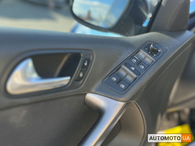 Синий Фольксваген Тигуан, объемом двигателя 2 л и пробегом 315 тыс. км за 9800 $, фото 9 на Automoto.ua