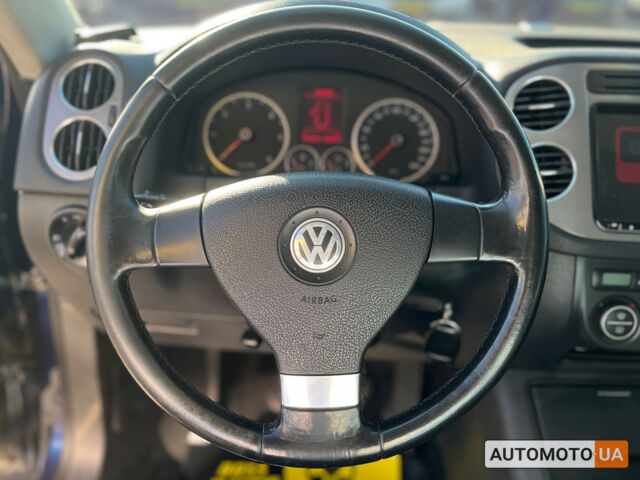 Синий Фольксваген Тигуан, объемом двигателя 2 л и пробегом 315 тыс. км за 9800 $, фото 10 на Automoto.ua