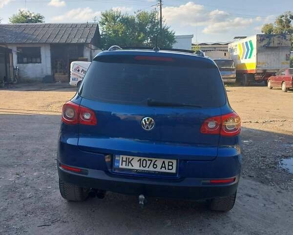 Синий Фольксваген Тигуан, объемом двигателя 2 л и пробегом 153 тыс. км за 10999 $, фото 3 на Automoto.ua