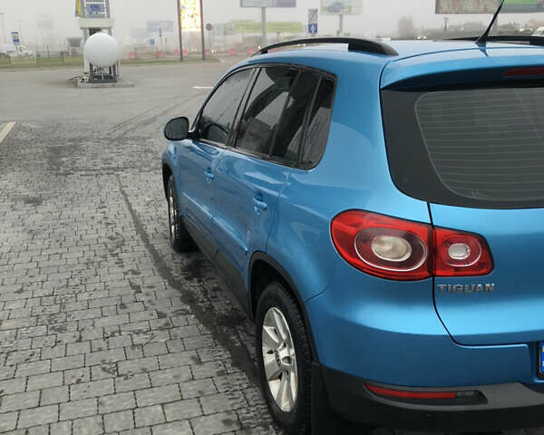 Синій Фольксваген Тігуан, об'ємом двигуна 2 л та пробігом 230 тис. км за 10500 $, фото 4 на Automoto.ua