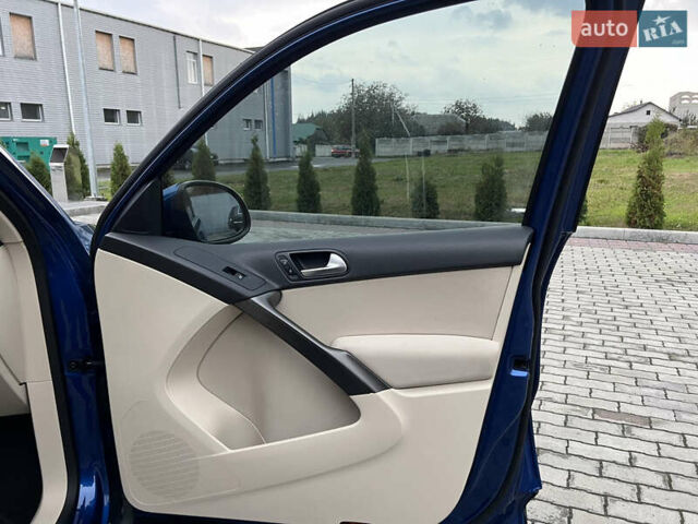 Синій Фольксваген Тігуан, об'ємом двигуна 2 л та пробігом 227 тис. км за 9800 $, фото 54 на Automoto.ua