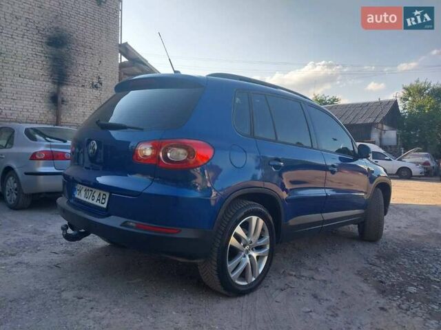 Синий Фольксваген Тигуан, объемом двигателя 2 л и пробегом 153 тыс. км за 10999 $, фото 2 на Automoto.ua