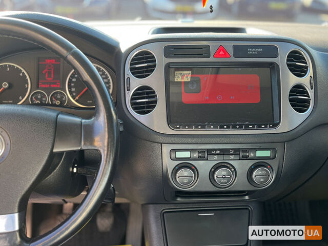 Синий Фольксваген Тигуан, объемом двигателя 2 л и пробегом 315 тыс. км за 9800 $, фото 12 на Automoto.ua