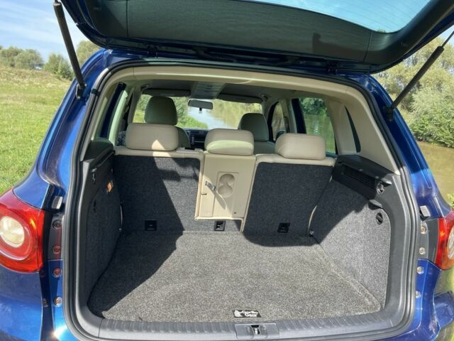 Синій Фольксваген Тігуан, об'ємом двигуна 2 л та пробігом 179 тис. км за 9800 $, фото 7 на Automoto.ua