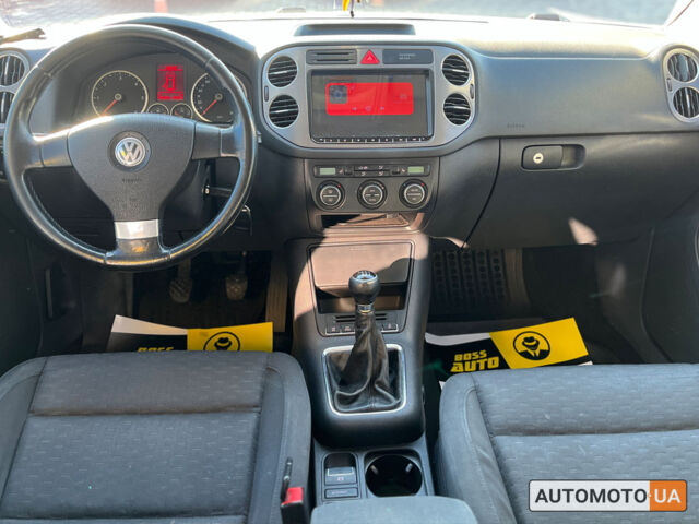 Синий Фольксваген Тигуан, объемом двигателя 2 л и пробегом 315 тыс. км за 9800 $, фото 15 на Automoto.ua
