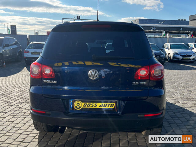 Синий Фольксваген Тигуан, объемом двигателя 2 л и пробегом 315 тыс. км за 9800 $, фото 5 на Automoto.ua
