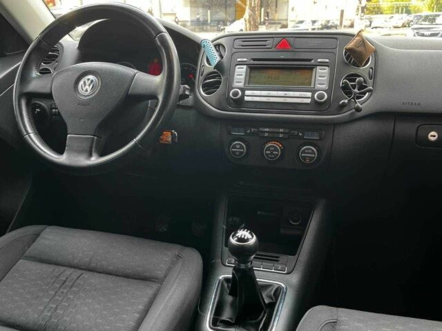 Синий Фольксваген Тигуан, объемом двигателя 1.4 л и пробегом 184 тыс. км за 7600 $, фото 11 на Automoto.ua