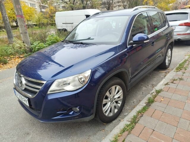 Синий Фольксваген Тигуан, объемом двигателя 2 л и пробегом 265 тыс. км за 8300 $, фото 4 на Automoto.ua