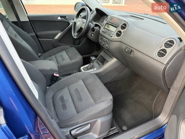 Синий Фольксваген Тигуан, объемом двигателя 2 л и пробегом 263 тыс. км за 10900 $, фото 5 на Automoto.ua