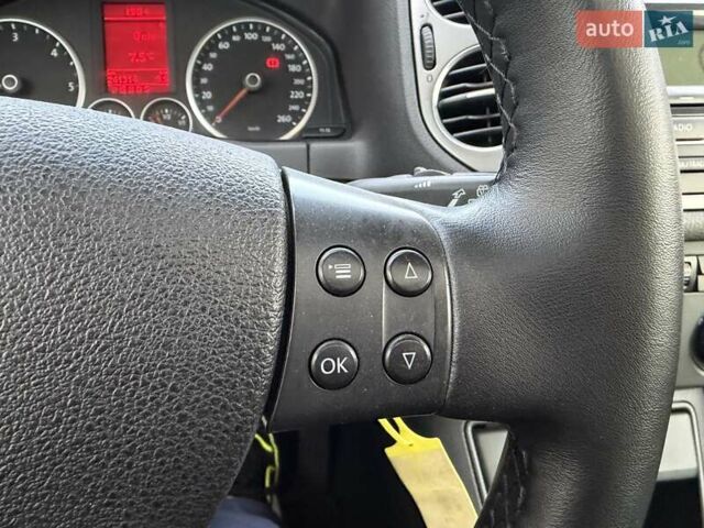 Синий Фольксваген Тигуан, объемом двигателя 2 л и пробегом 263 тыс. км за 10900 $, фото 6 на Automoto.ua