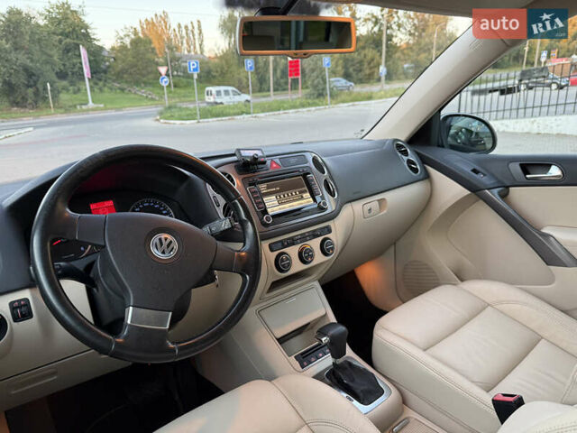 Синій Фольксваген Тігуан, об'ємом двигуна 2 л та пробігом 158 тис. км за 10999 $, фото 25 на Automoto.ua