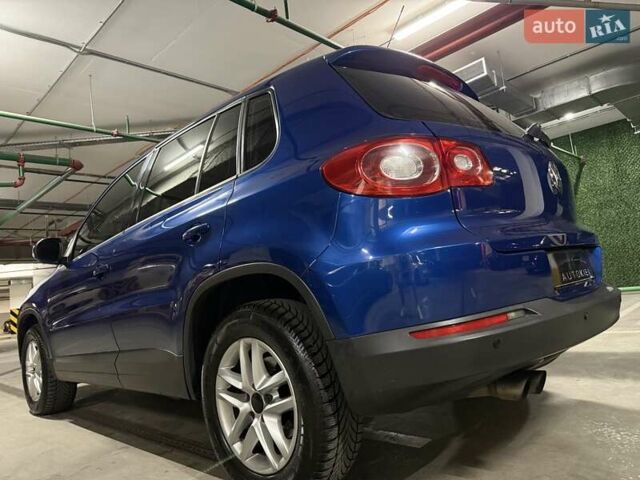 Синий Фольксваген Тигуан, объемом двигателя 2.01 л и пробегом 252 тыс. км за 8900 $, фото 7 на Automoto.ua