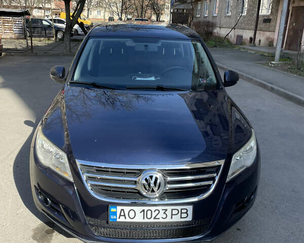 Синій Фольксваген Тігуан, об'ємом двигуна 1.9 л та пробігом 170 тис. км за 10000 $, фото 5 на Automoto.ua