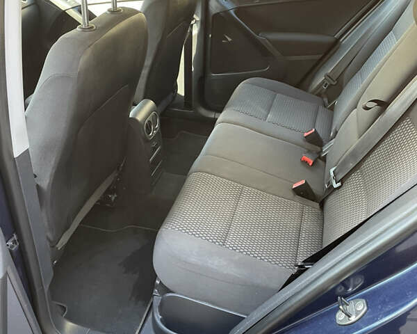 Синій Фольксваген Тігуан, об'ємом двигуна 1.9 л та пробігом 170 тис. км за 10000 $, фото 9 на Automoto.ua