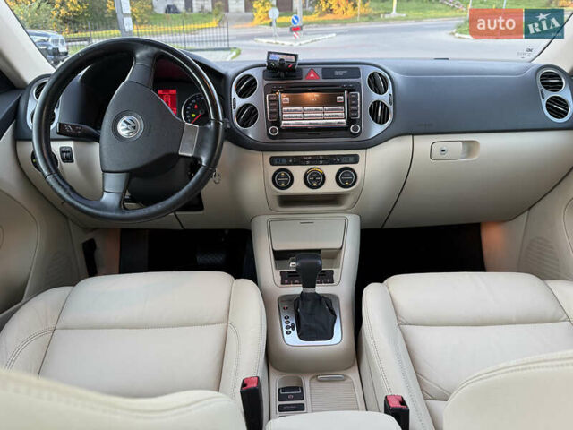 Синій Фольксваген Тігуан, об'ємом двигуна 2 л та пробігом 158 тис. км за 10999 $, фото 7 на Automoto.ua