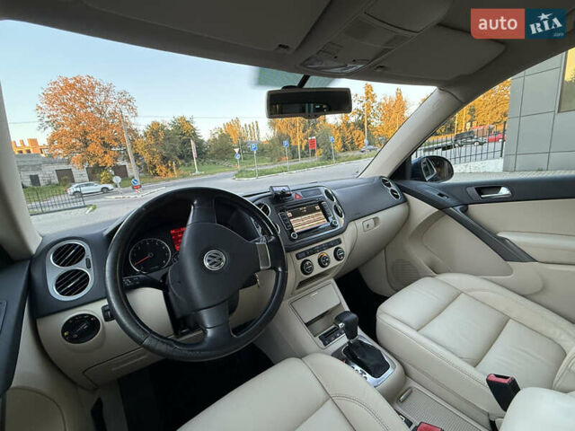 Синій Фольксваген Тігуан, об'ємом двигуна 2 л та пробігом 158 тис. км за 10999 $, фото 34 на Automoto.ua