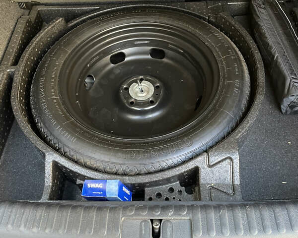 Синій Фольксваген Тігуан, об'ємом двигуна 1.9 л та пробігом 170 тис. км за 10000 $, фото 15 на Automoto.ua