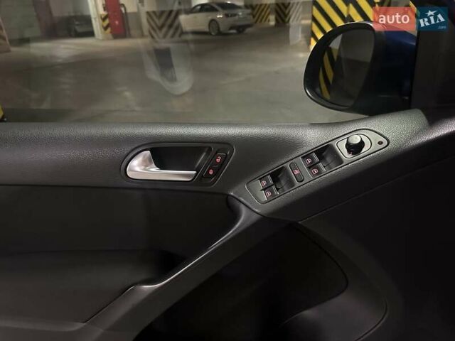 Синий Фольксваген Тигуан, объемом двигателя 2.01 л и пробегом 252 тыс. км за 8900 $, фото 16 на Automoto.ua