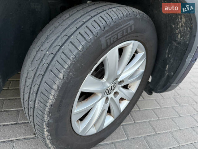 Синій Фольксваген Тігуан, об'ємом двигуна 2 л та пробігом 158 тис. км за 10999 $, фото 30 на Automoto.ua